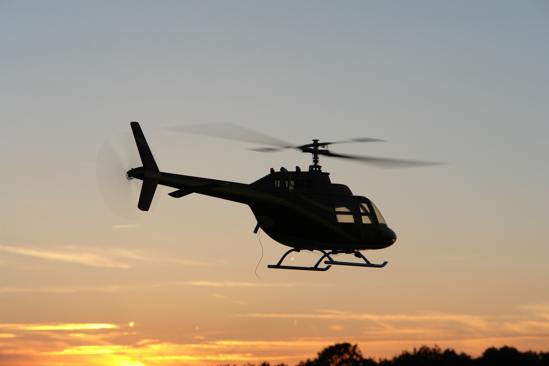 helicopter-193569_1920